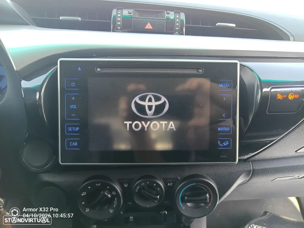 Toyota Hilux 2.4 D-4D 2WD CD Tracker - 24