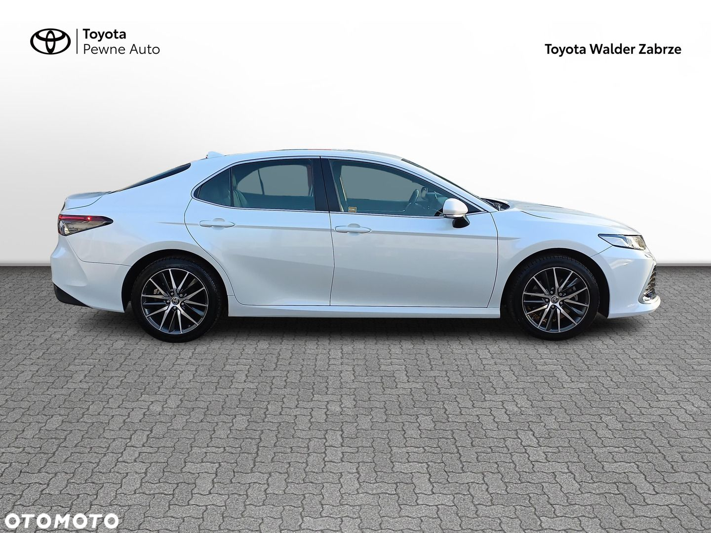 Toyota Camry - 5