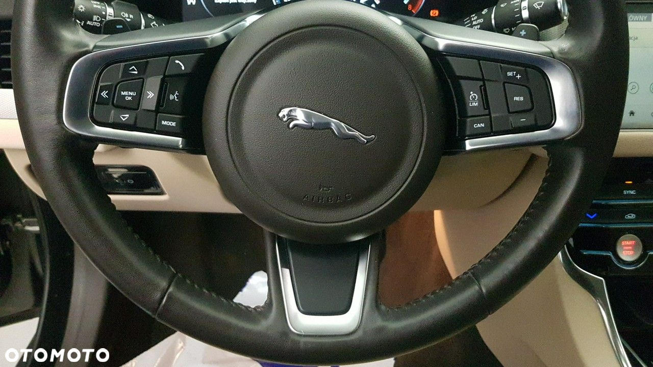 Jaguar XF - 28