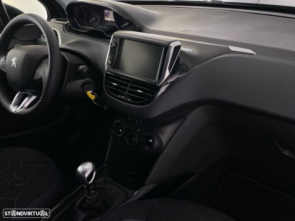 Peugeot 2008 1.2 PureTech Signature - 22