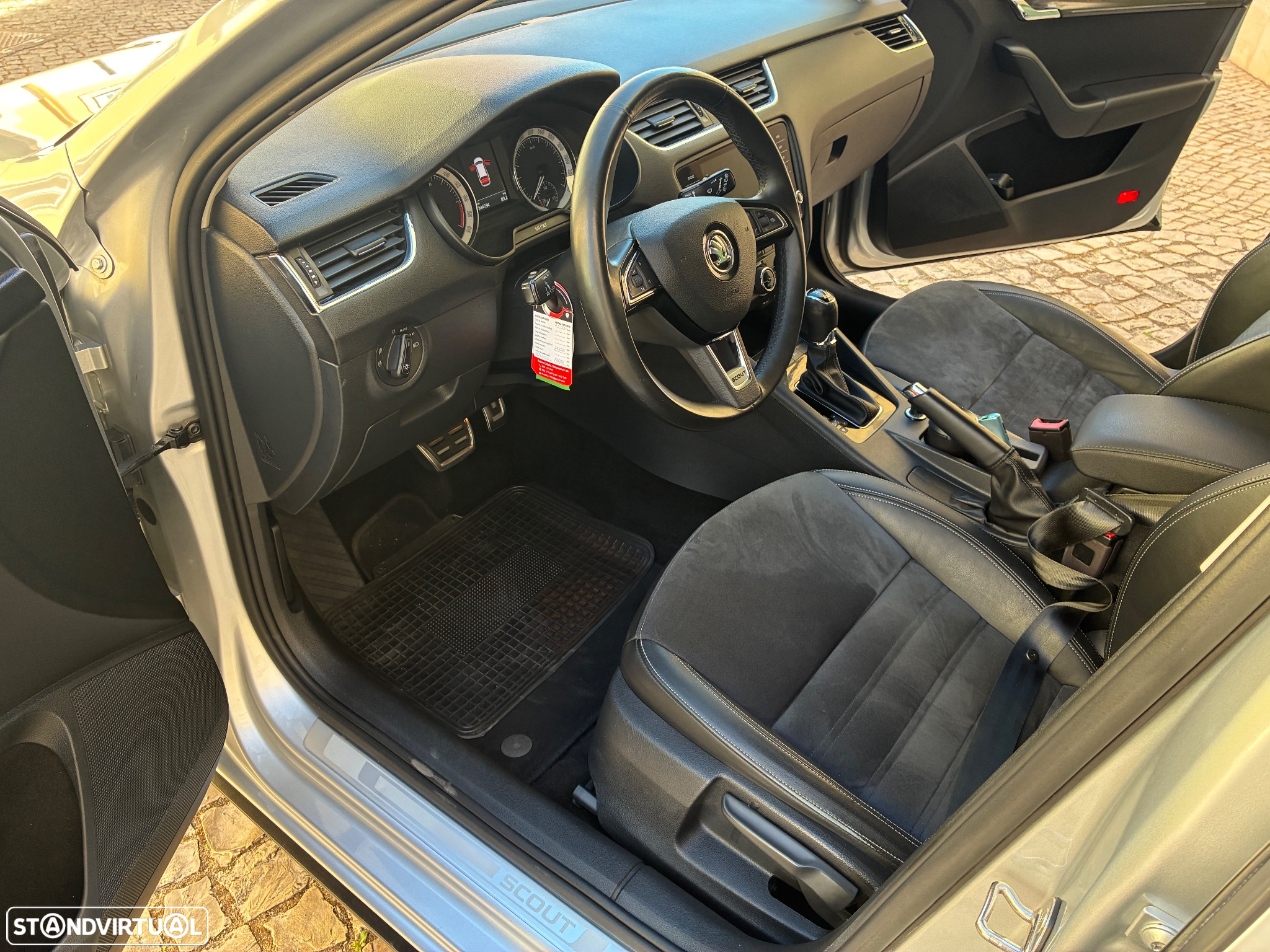 Skoda Octavia Break 2.0 TDI Ambition 4x4 DSG - 8