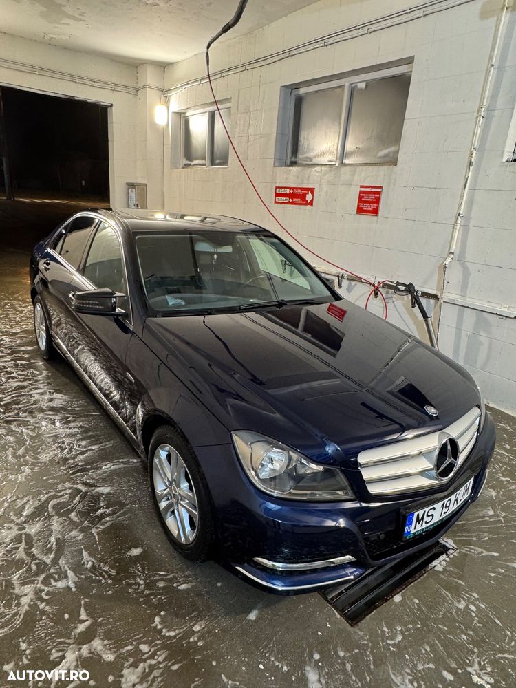Mercedes-Benz C 180 CGI Automatik BlueEFFICIENCY Avantgarde - 12
