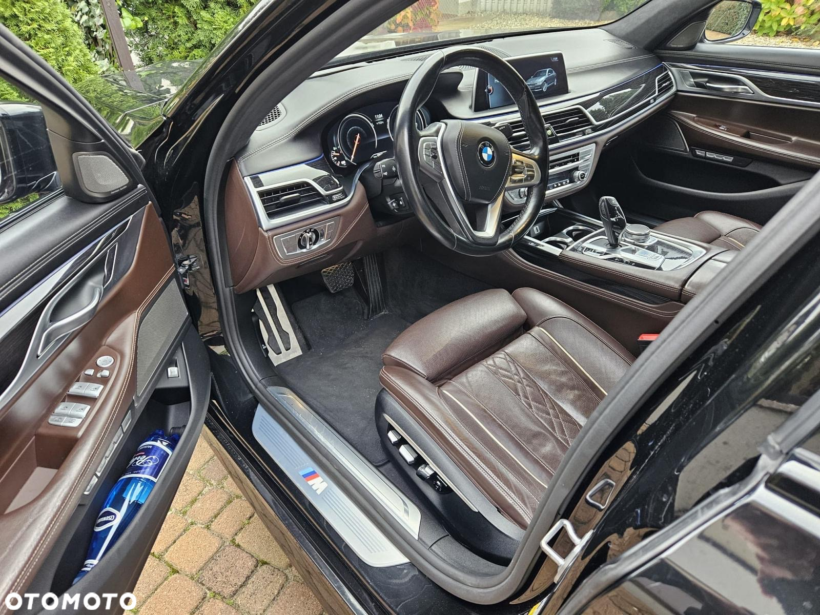 BMW Seria 7 750i xDrive - 8