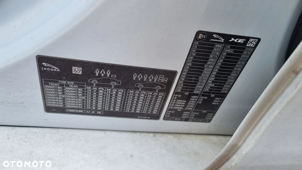 Jaguar XE 20d R-Sport Ingenium Edition - 32