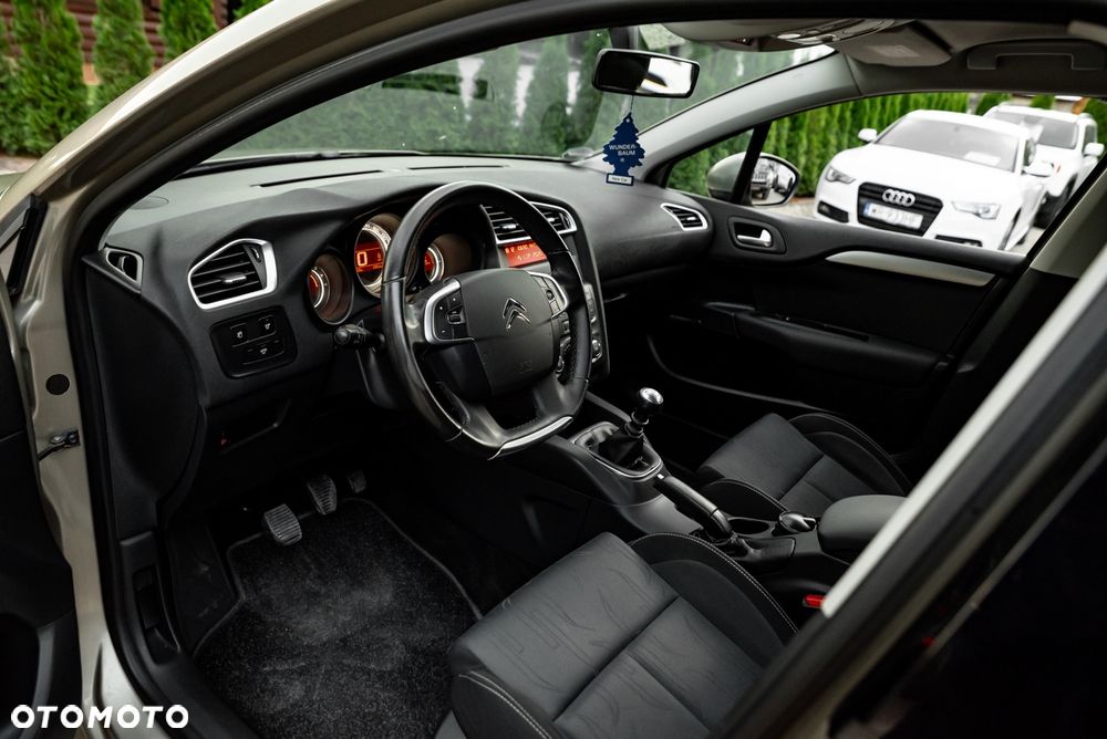 Citroën C4 e-HDi 110 Selection - 17