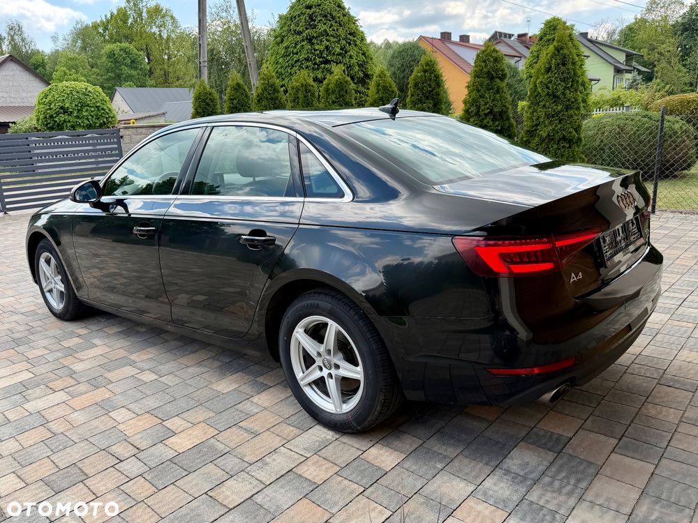 Audi A4 Limousine - 4