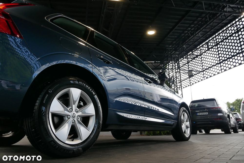 Volvo XC 60 B4 D Momentum Pro - 34