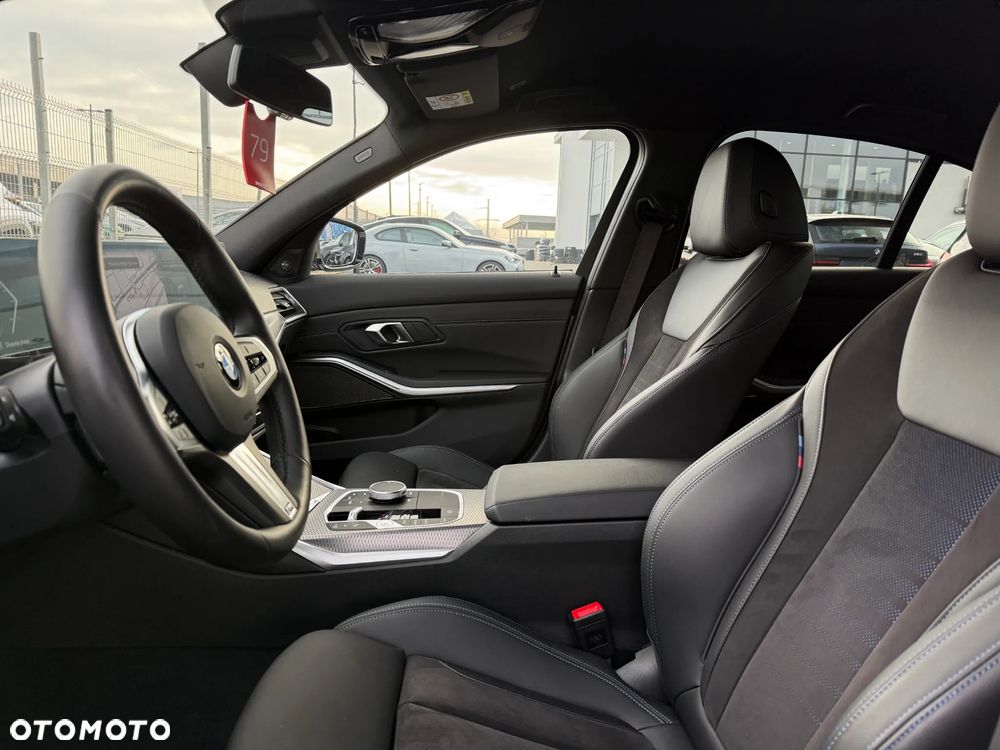 BMW Seria 3 320d xDrive M Sport Sport - 27