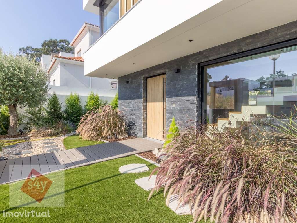 Moradia de Luxo T3+1 Contemporânea - Sobreda, Margem Sul de Lisboa - Grande imagem: 2/49