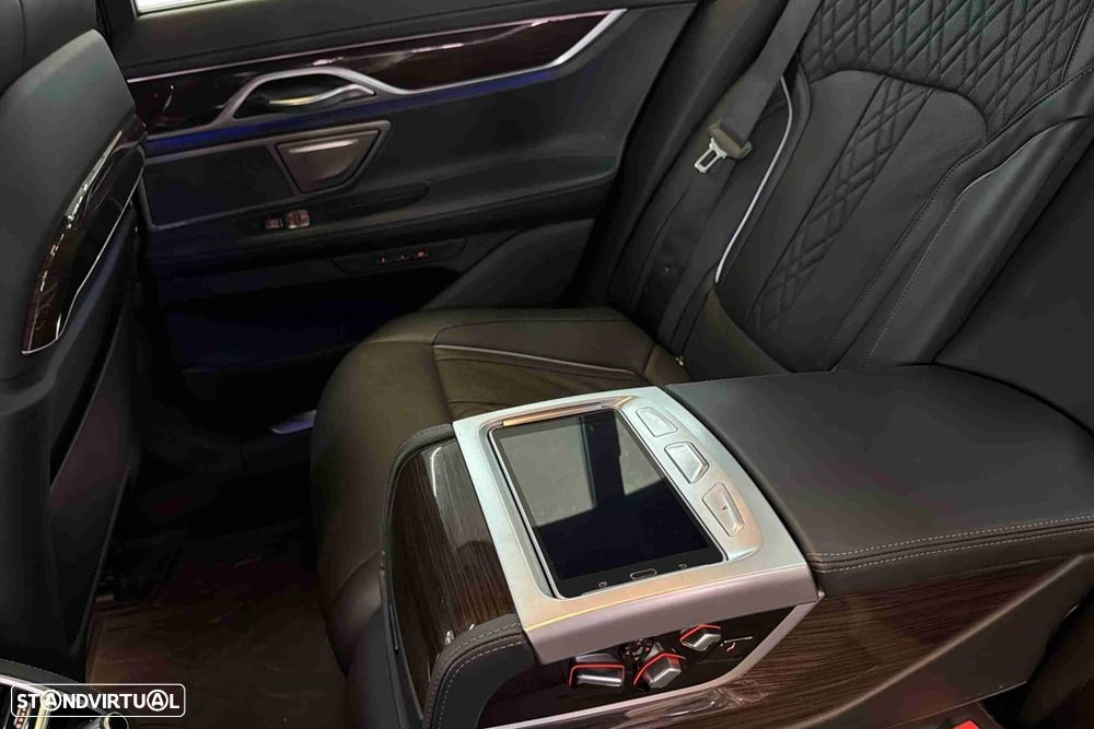 BMW 745 e iPerformance Pack M Auto - 10