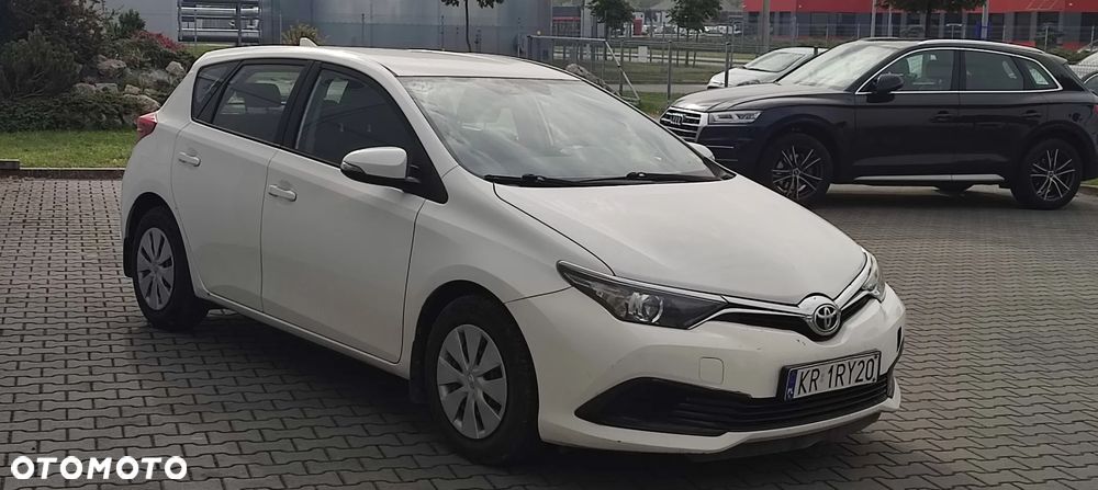 Toyota Auris 2018 photo 2