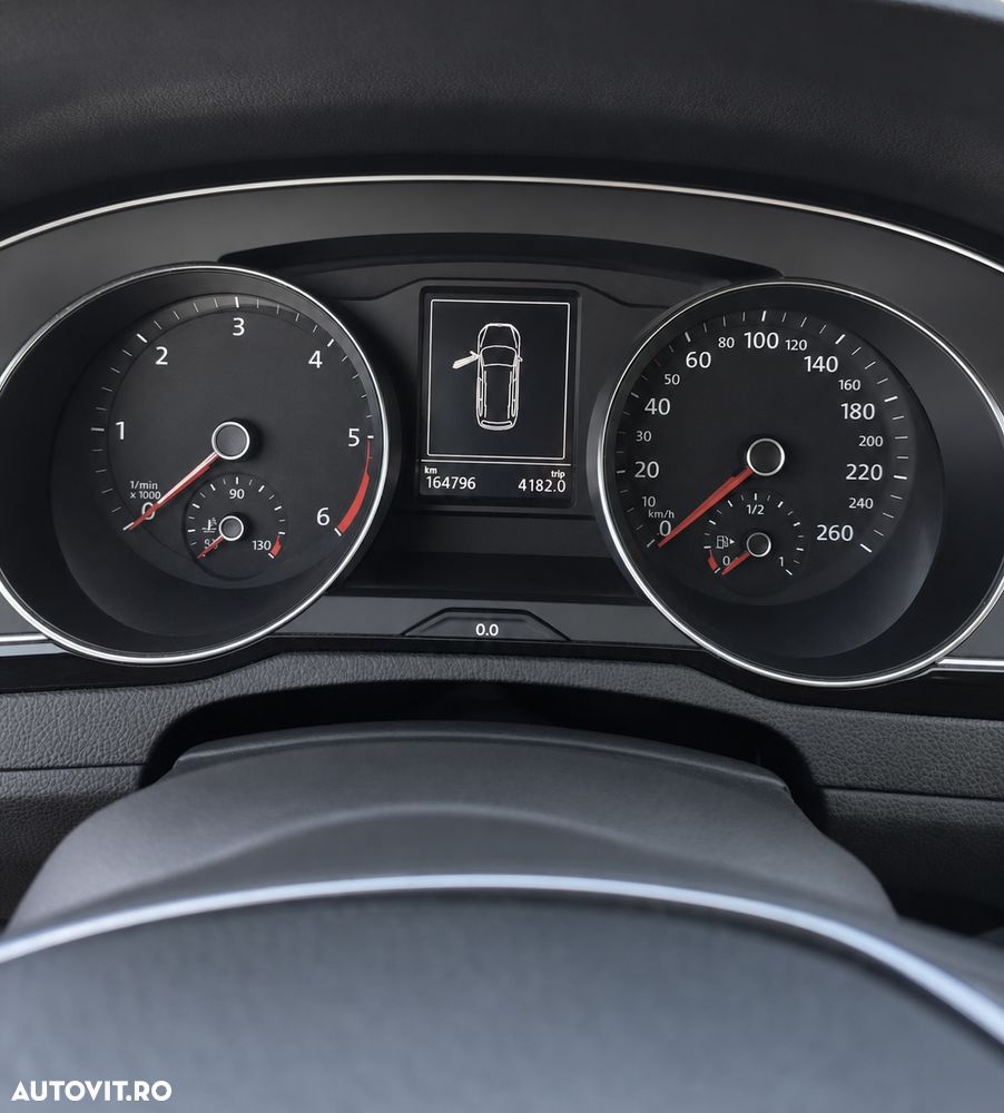 Volkswagen Passat 2.0 TDI SCR DSG - 11