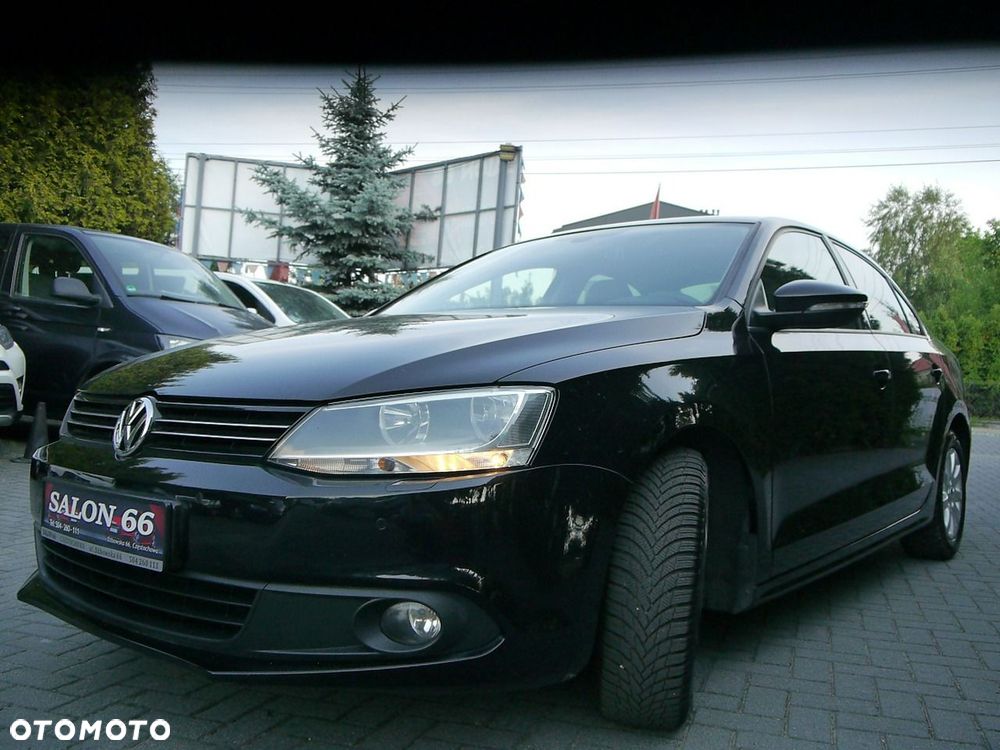 Volkswagen Jetta 1.6 TDI DSG Comfortline - 13