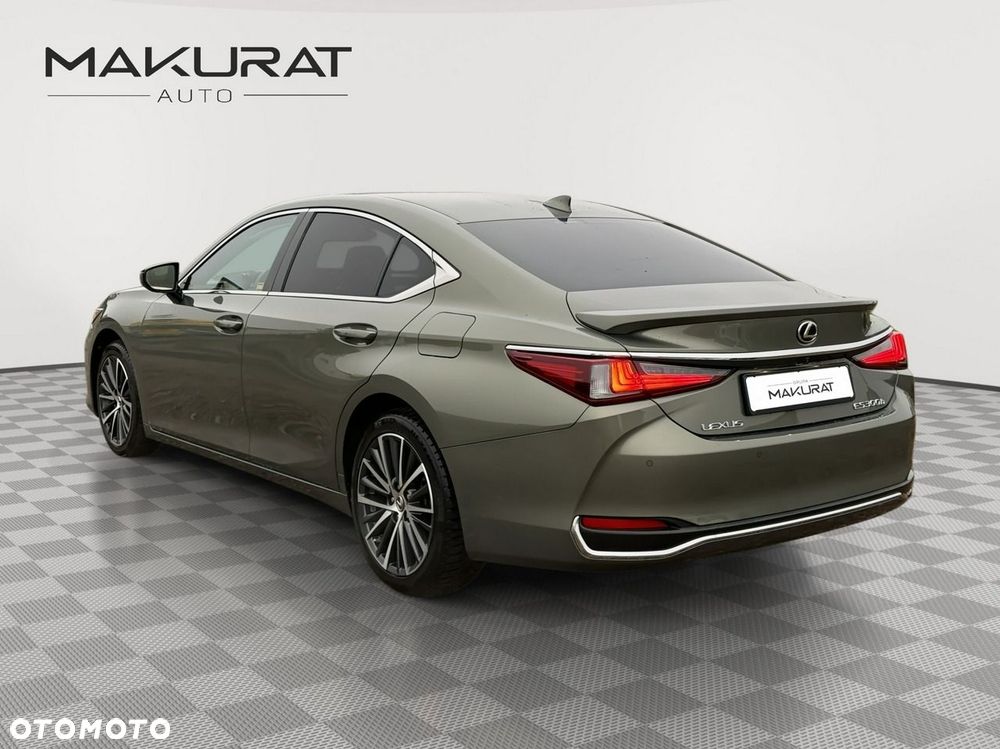 Lexus ES - 4