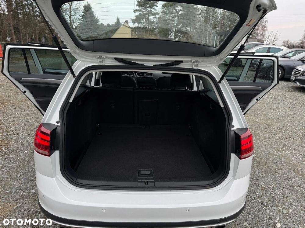 Volkswagen Golf - 23