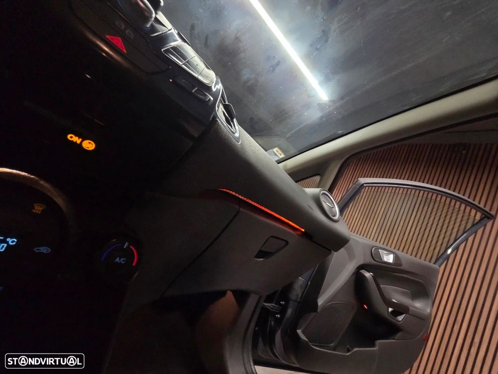 Ford Fiesta 1.6 TDCI Titanium - 29