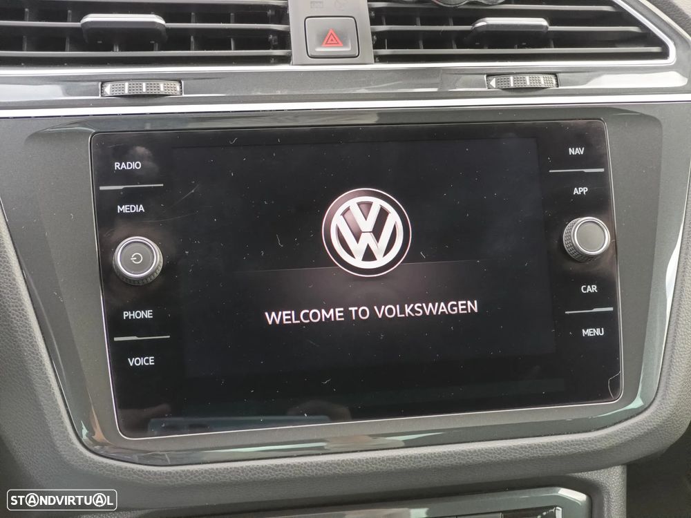 VW Tiguan 2.0 TDI R-Line DSG - 28
