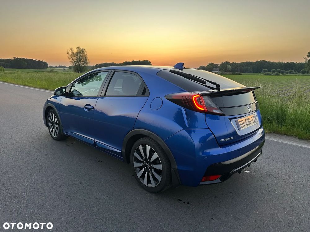 Honda Civic 1.6 i-DTEC Executive Black Edition - 8
