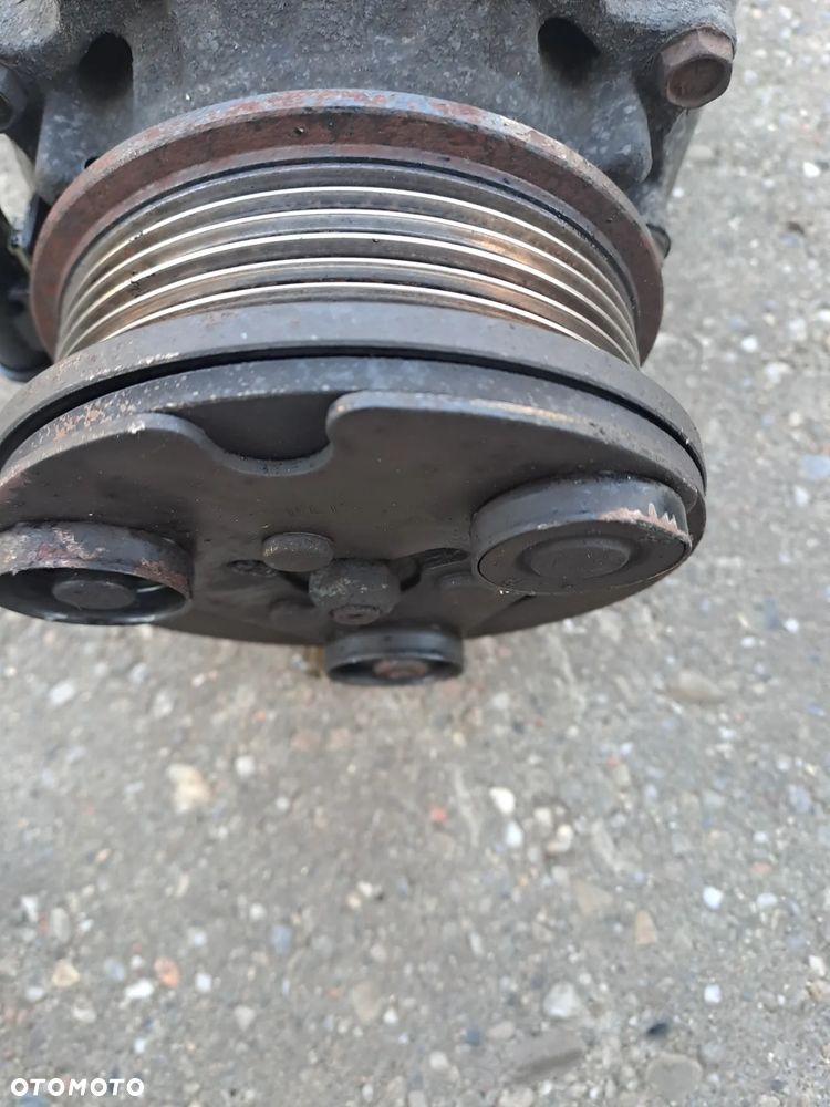 Ford Mondeo MK3 1.8 16v kompresor klimatyzacji 1S7H-19D629-CA - 2