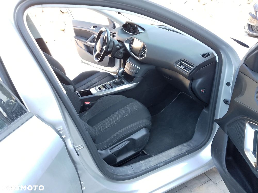 Peugeot 308 - 6