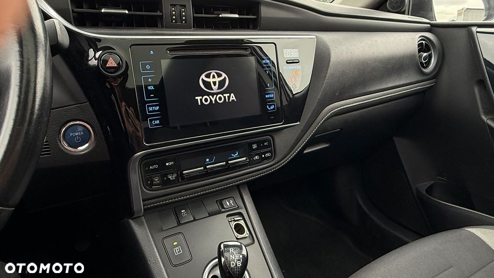 Toyota Auris - 12