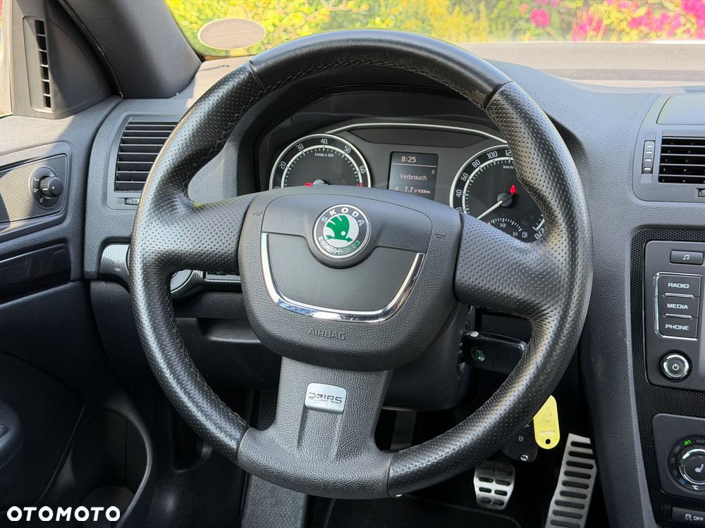 Skoda Octavia 2.0 TSI RS - 21