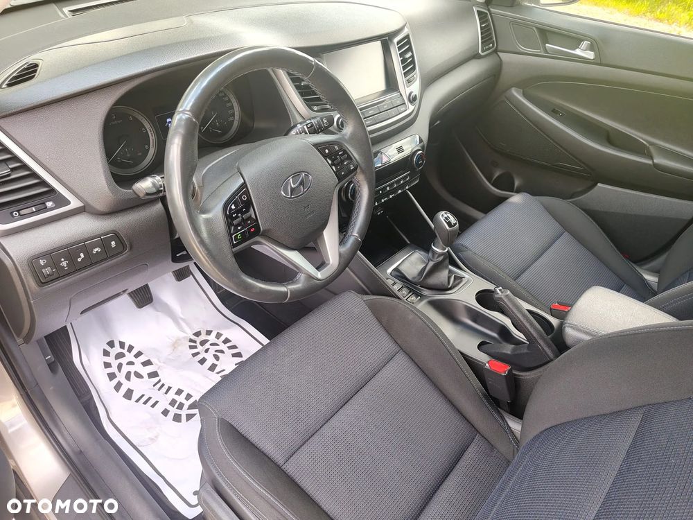 Hyundai Tucson 1.7 CRDI BlueDrive Style 2WD - 6