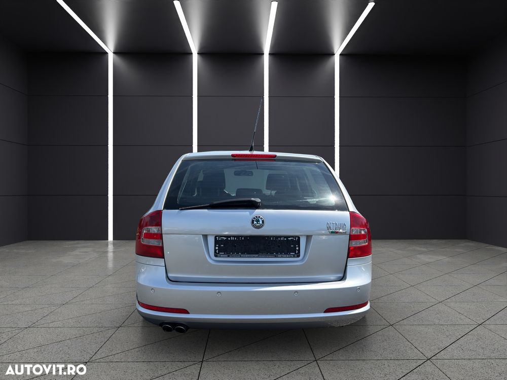 Skoda Octavia 2.0 TDI RS - 7
