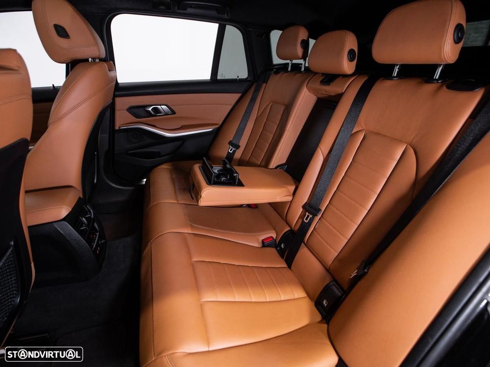 BMW 320 d xDrive Pack M Auto - 13