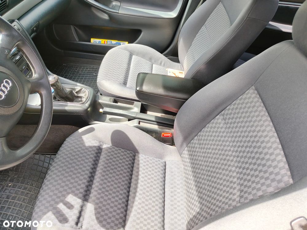 Audi A4 Limousine 1.8 - 6