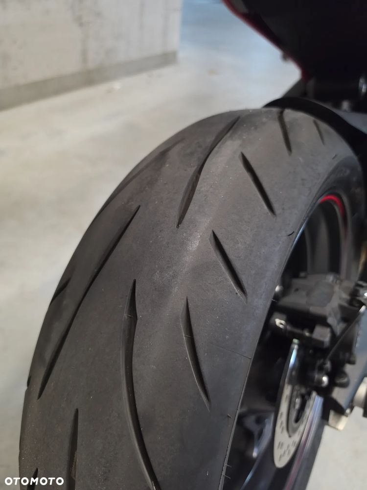 Triumph Street Triple - 8
