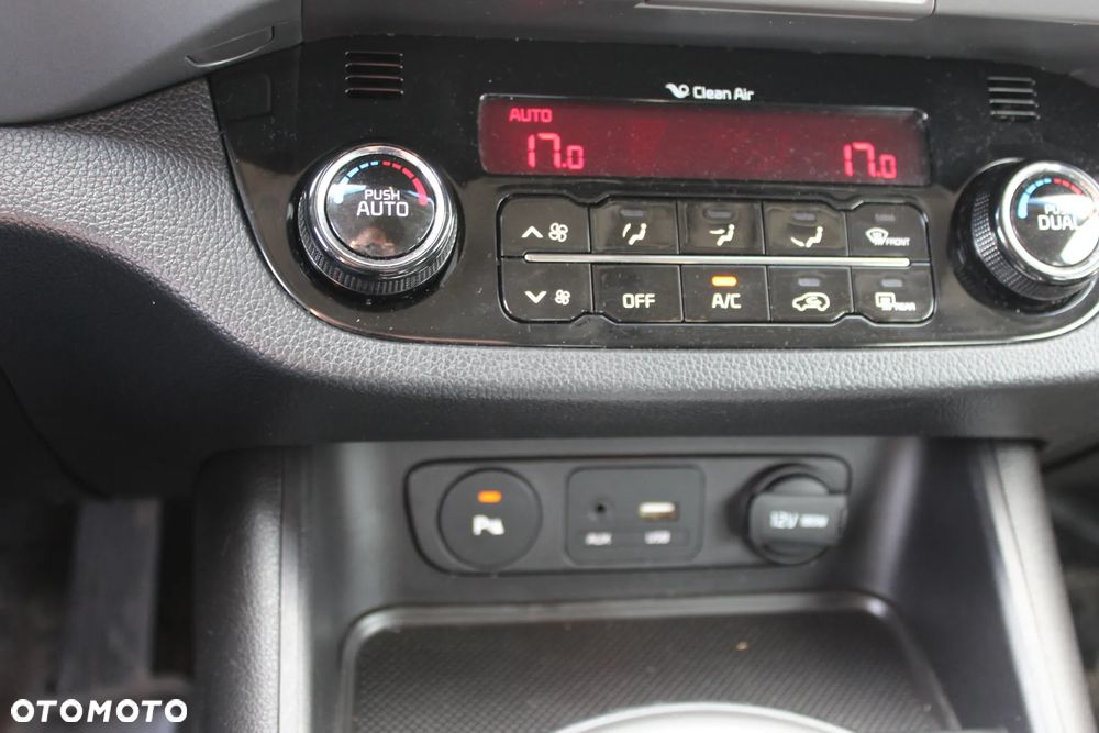 Kia Sportage 1.7 CRDI 2WD ISG Dream-Team Edition - 32