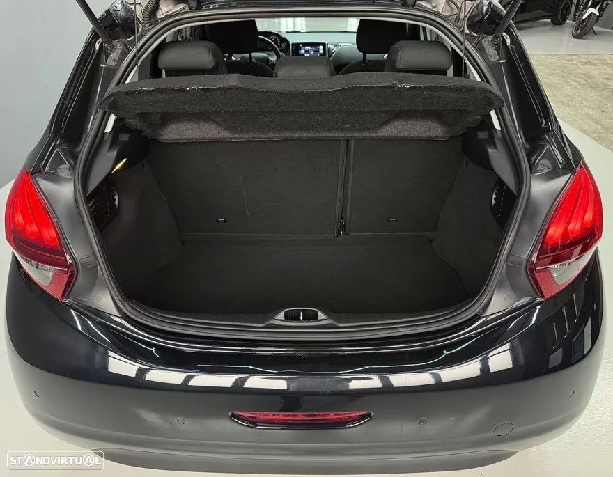 Peugeot 208 1.6 BlueHDi Style - 29