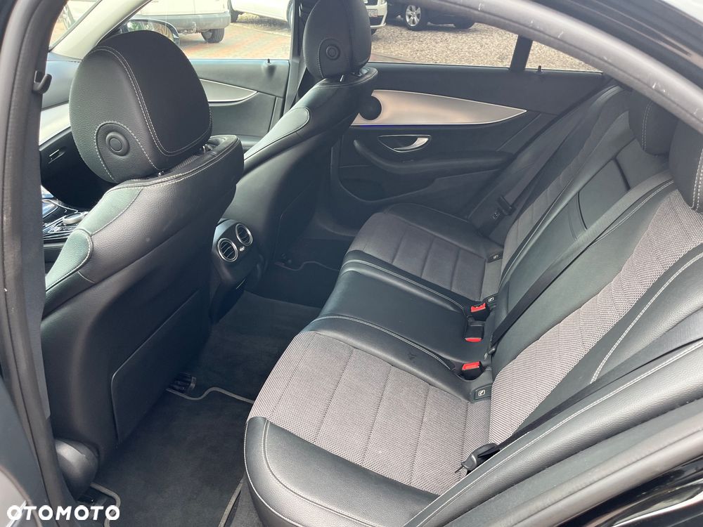 Mercedes-Benz Klasa E 200 d 9G-TRONIC - 22