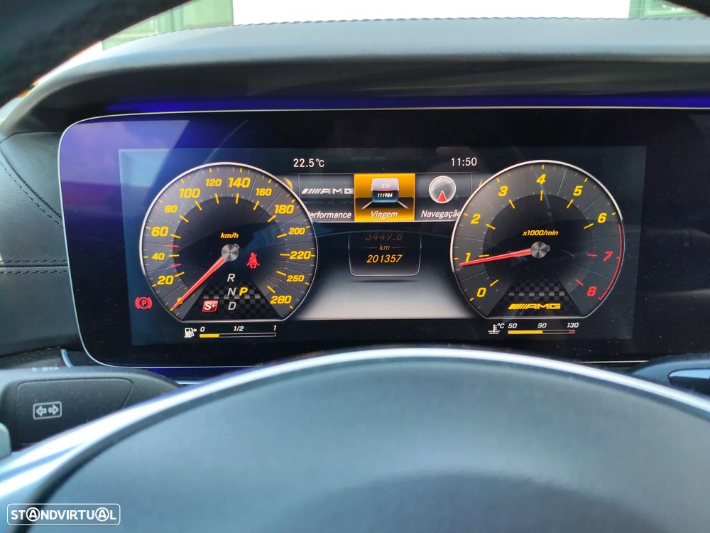 Mercedes-Benz E 43 AMG 4Matic 9G-TRONIC - 37