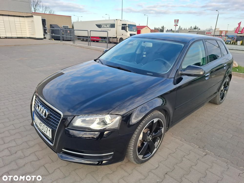 Audi A3 Sportback 1.6 TDI DPF Ambiente - 18