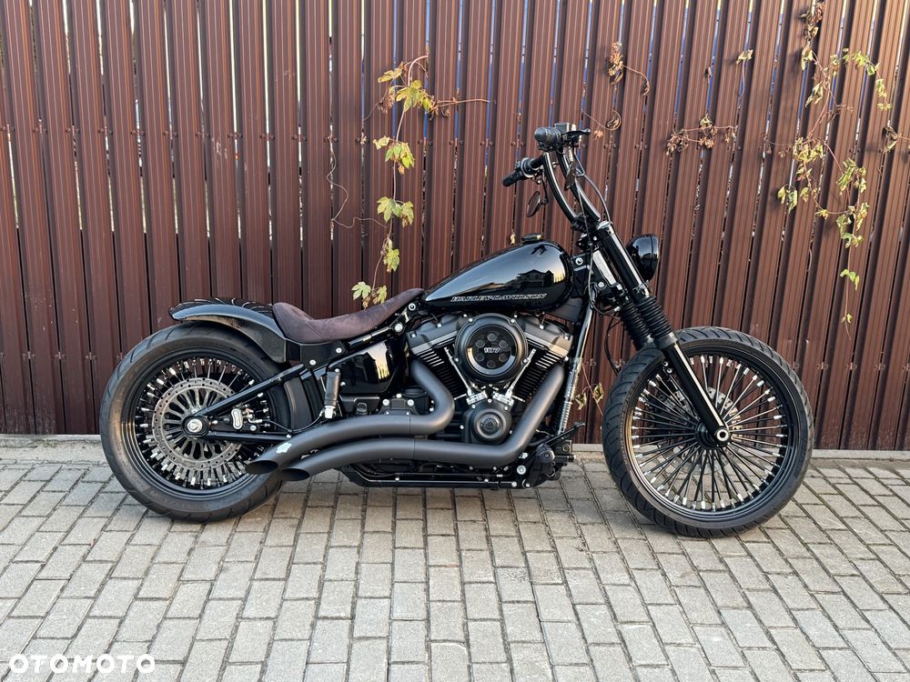 Harley-Davidson Softail Street Bob - 2