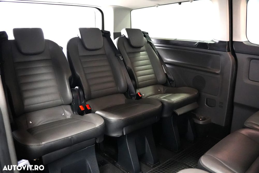 Ford Tourneo Custom - 13