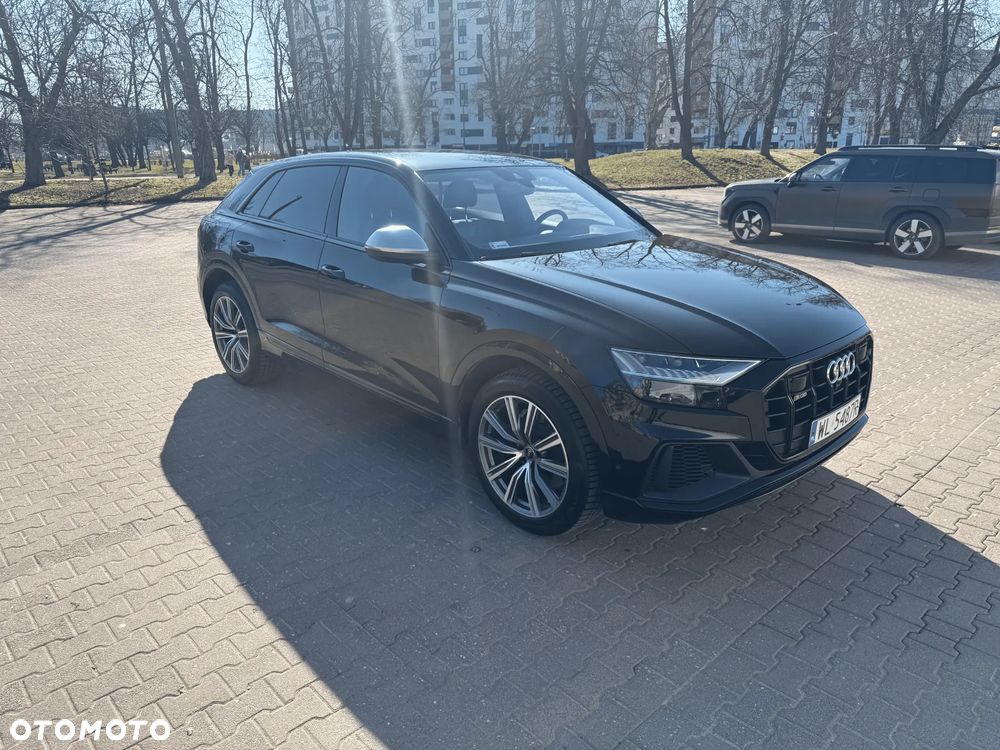 Audi SQ8 - 8