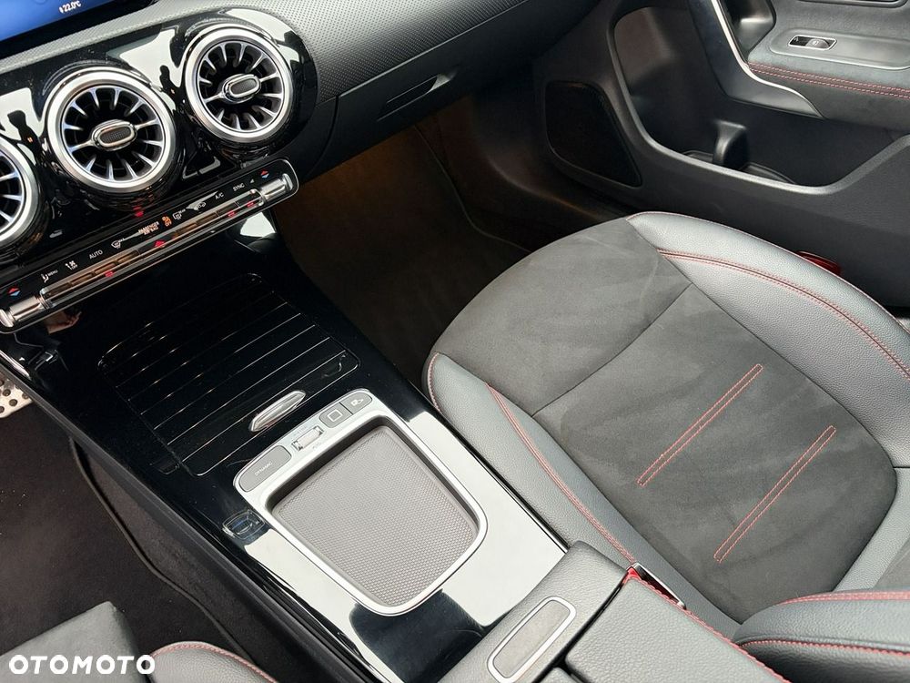 Mercedes-Benz CLA 200 mHEV AMG Line 7G-DCT - 25