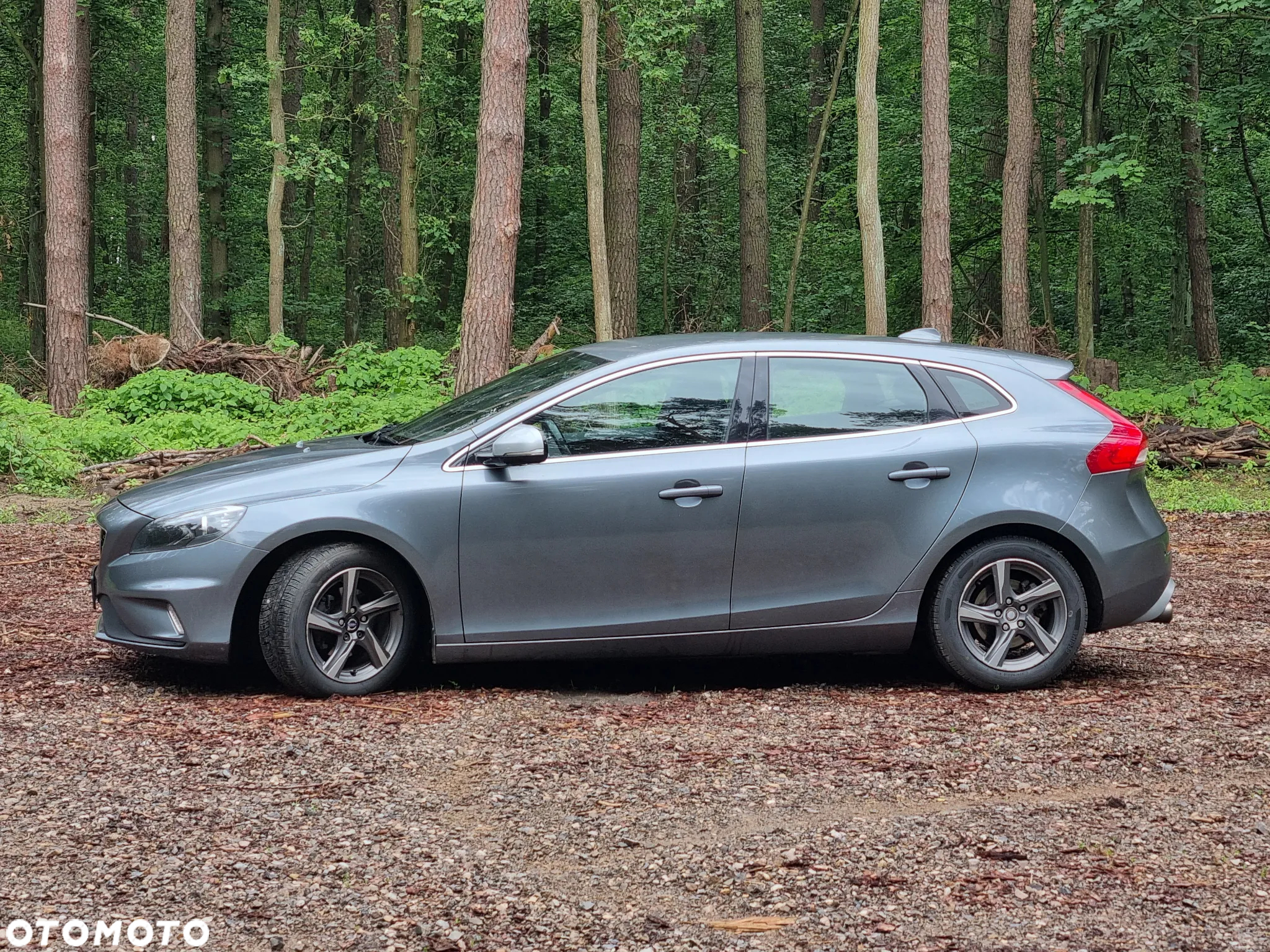 Volvo V40 D2 R-Design - 6