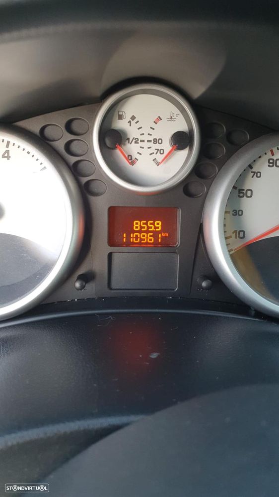 Peugeot 207 1.4 16V Active - 11