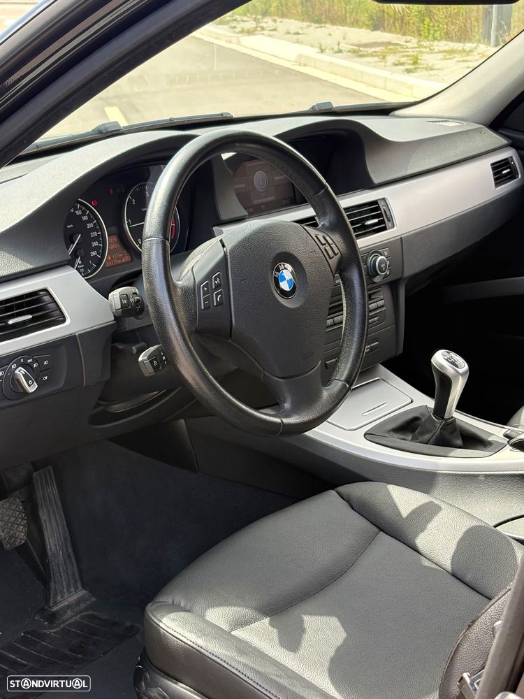 BMW 318 d Dynamic - 6