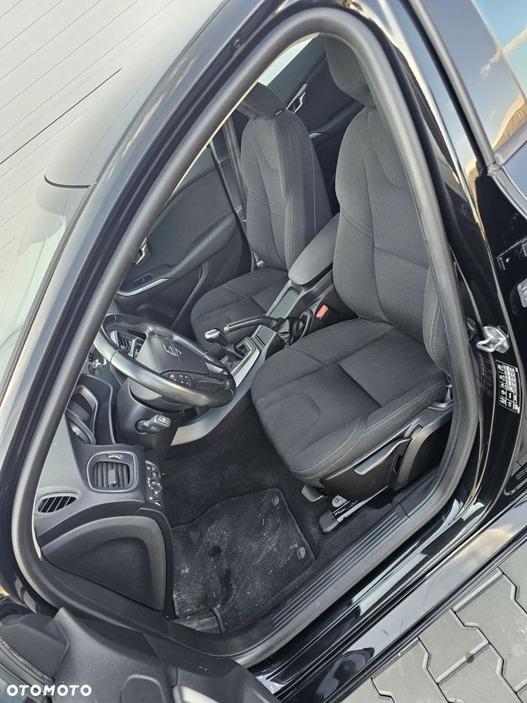 Volvo V40 D2 Kinetic - 21