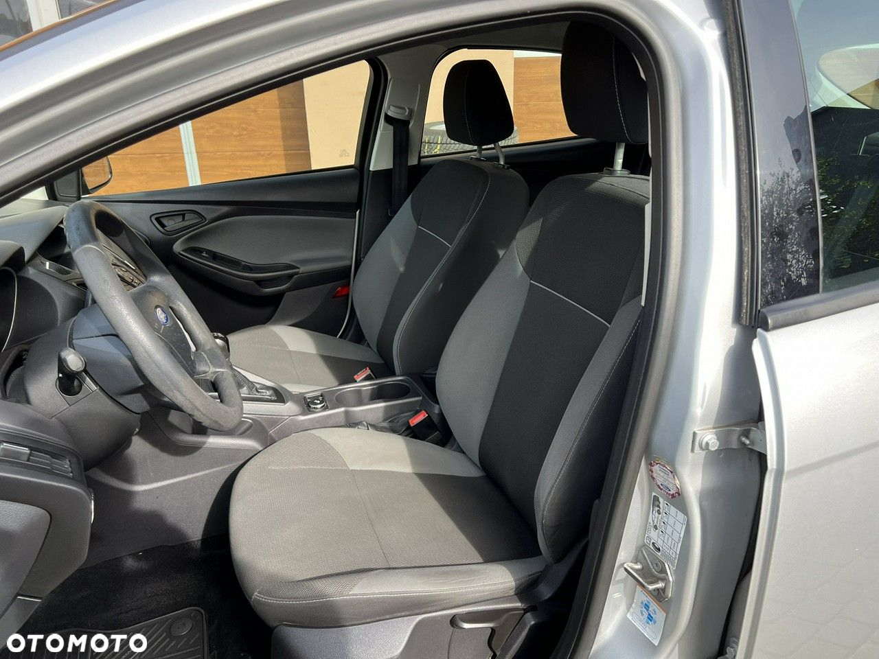 Ford Focus 1.6 Ambiente - 12