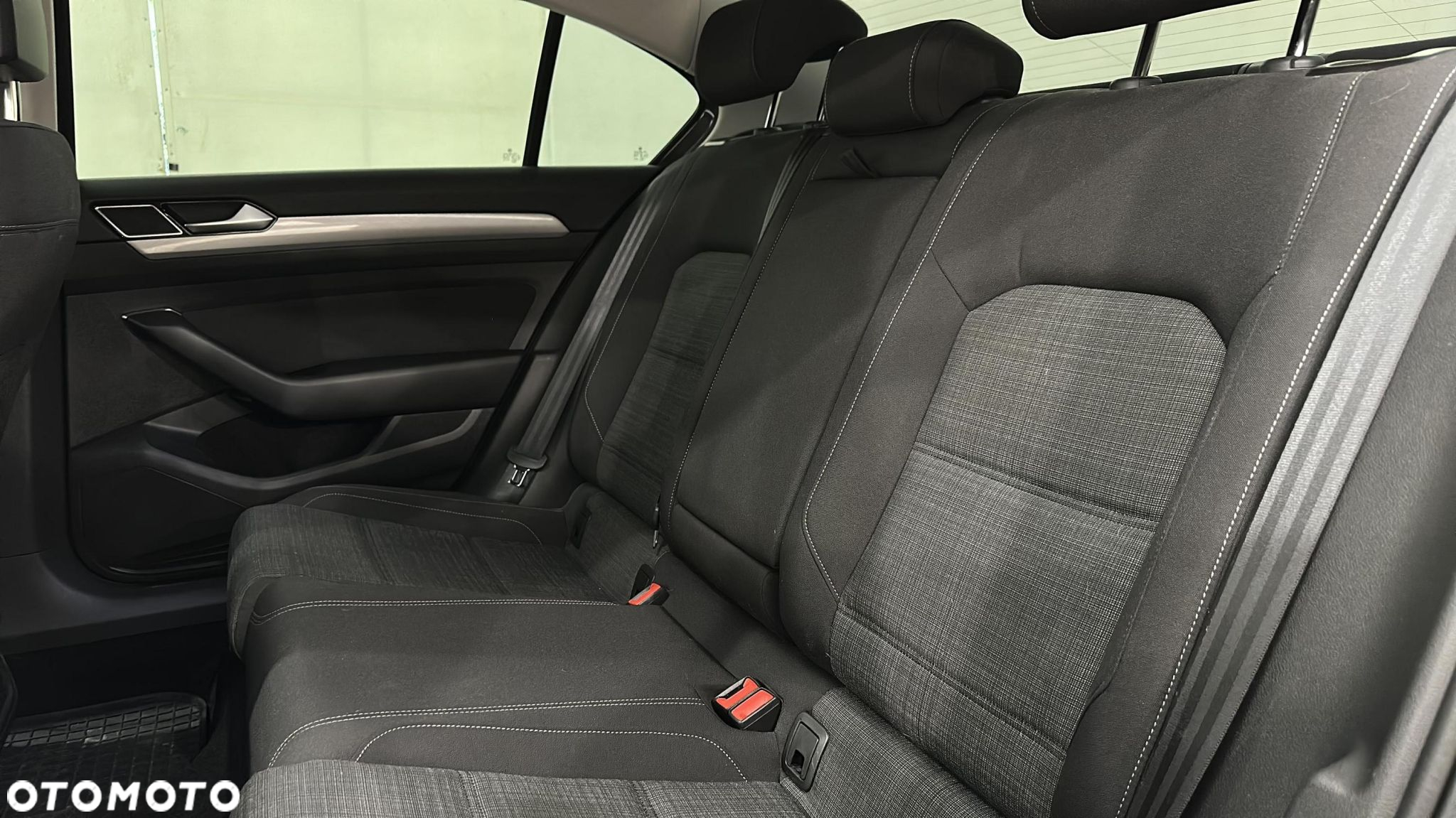 Volkswagen Passat - 14