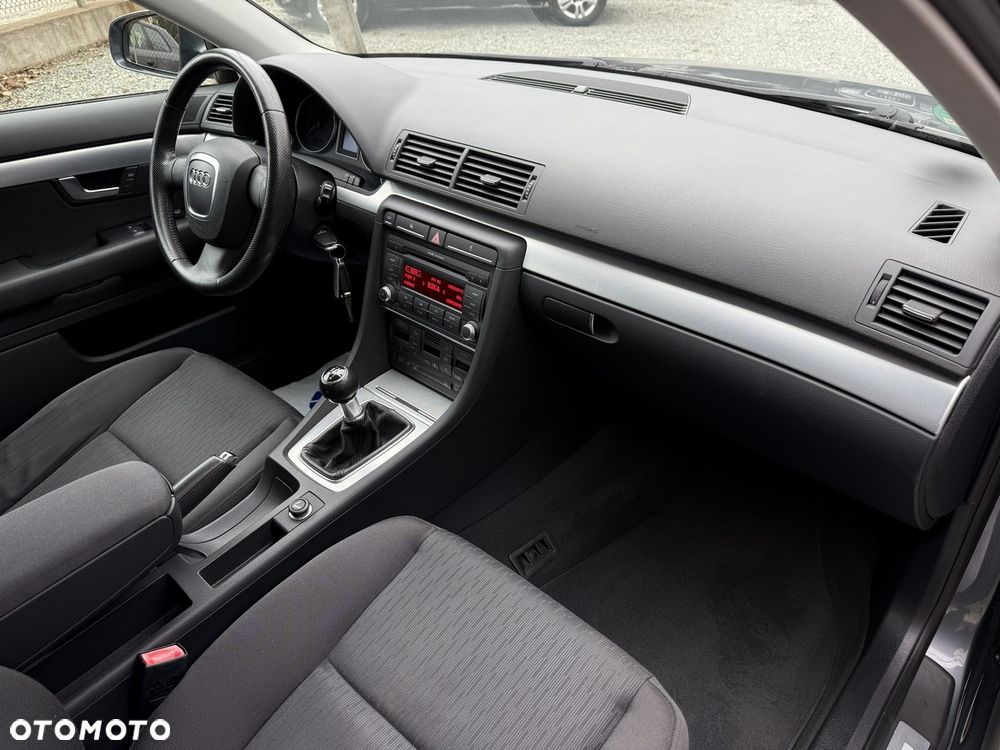 Audi A4 Limousine - 21