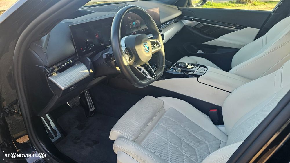 BMW i5 eDrive40 Pack Desportivo M - 16