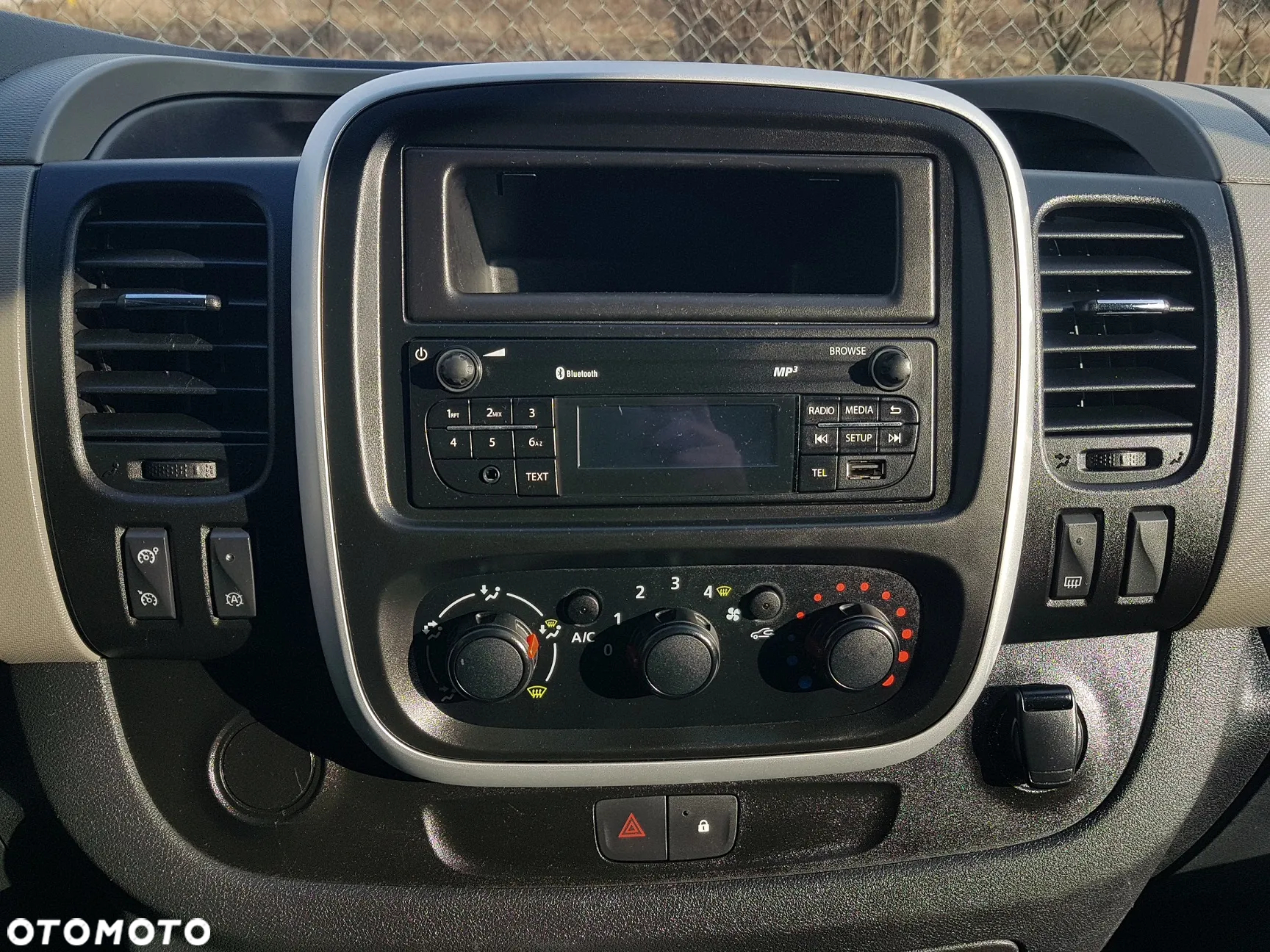 Renault TRAFIC KLIMA TEMPOMAT 1,6 DCI 145 BLASZAK VAN FURGON KRAJOWY L1H1 - 10