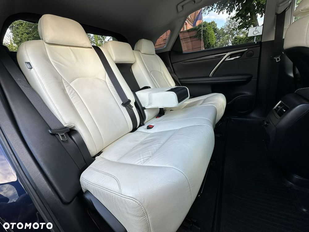 Lexus RX - 10